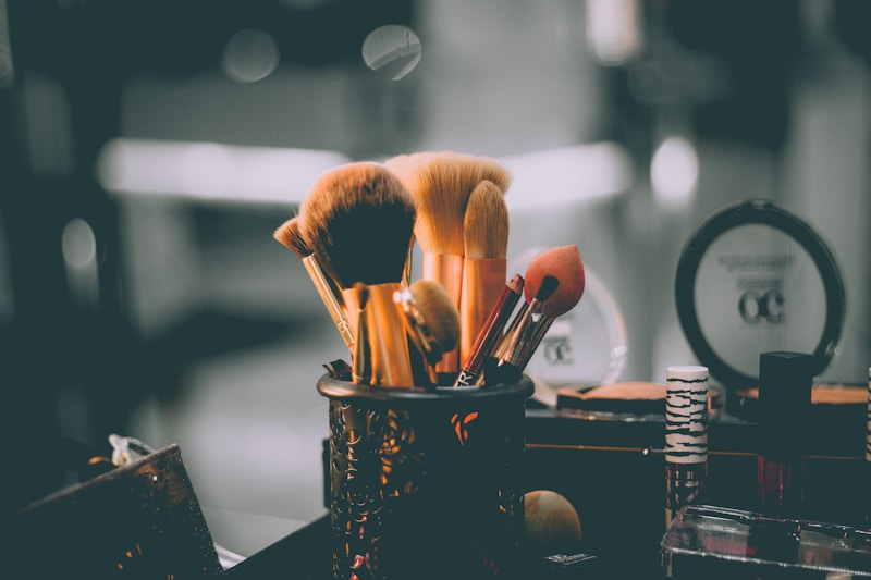 Braut-Styling mit eleganter Hochsteckfrisur